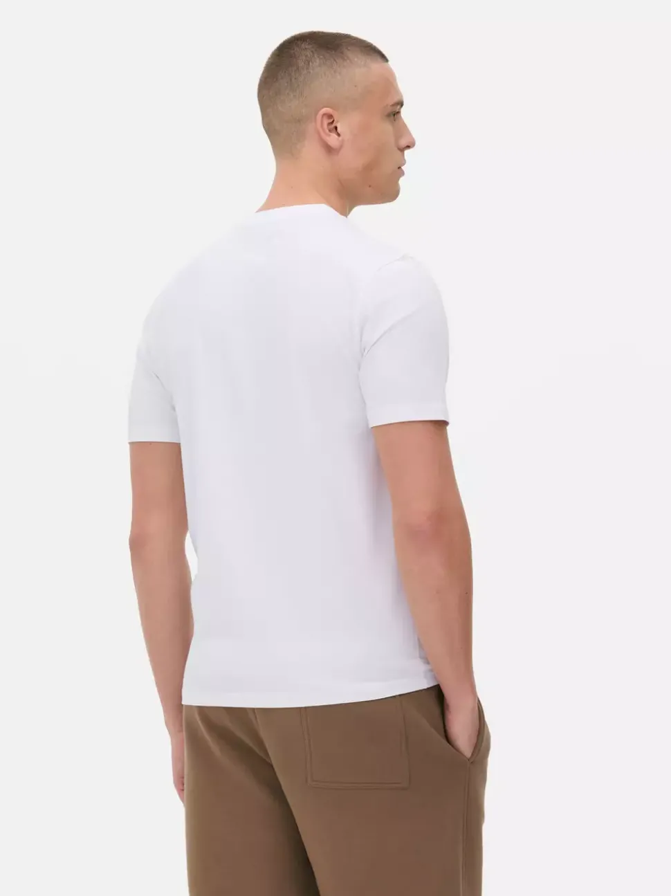 T-shirt o kroju slim