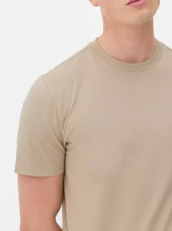 T-shirt o kroju slim fit w jednolitym kolorze