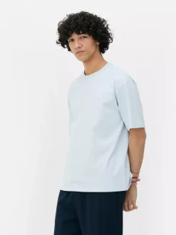 T-shirt o luźnym kroju