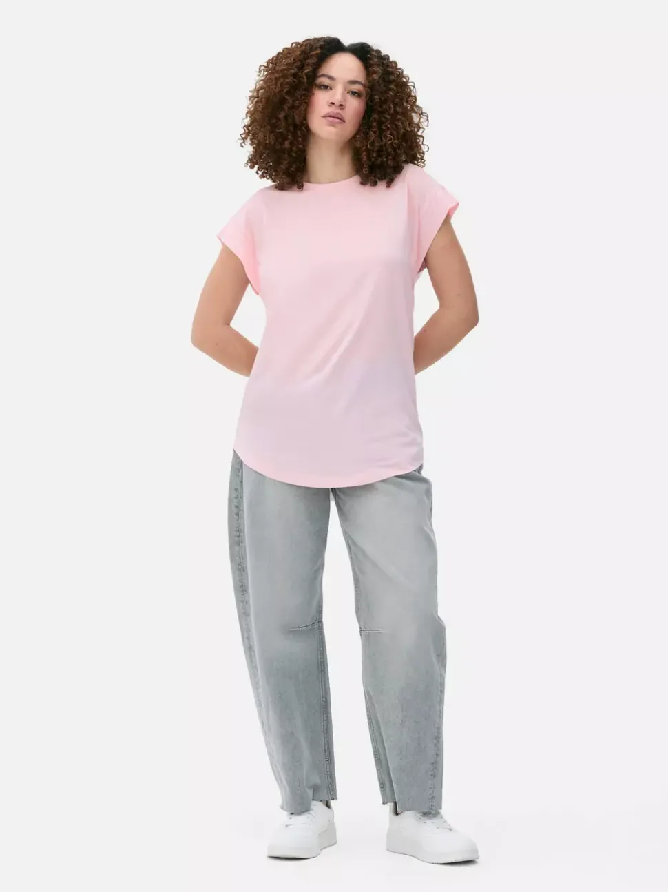 T-shirt o wydłużonym kroju Essential