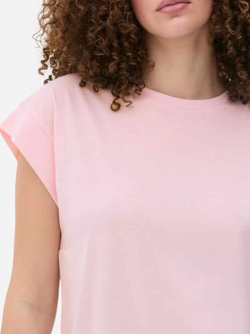 T-shirt o wydłużonym kroju Essential