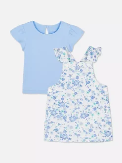 T-shirt z falbanką i sukienka ogrodniczka w kwiaty