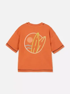 T-shirt z haftowaną grafiką i kontrastowymi szwami