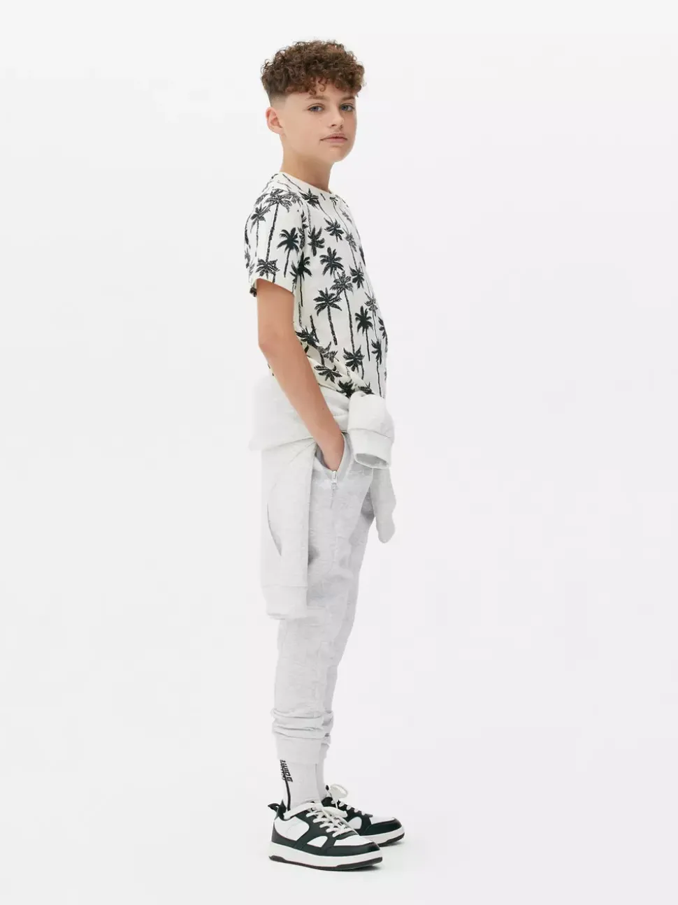 T-shirt z nadrukiem w palmy