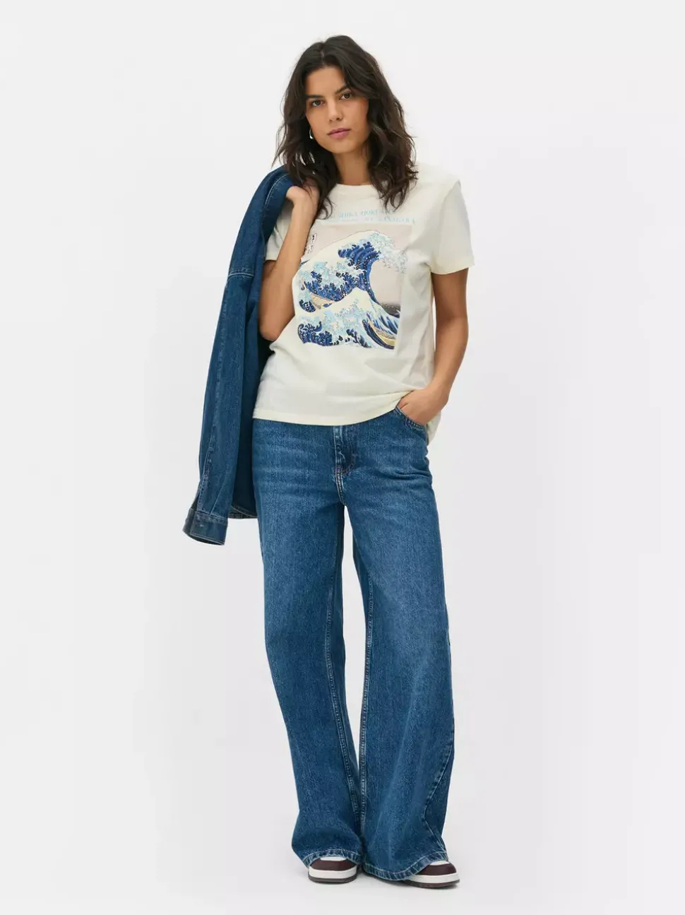 T-shirt z okrągłym dekoltem Katsushika