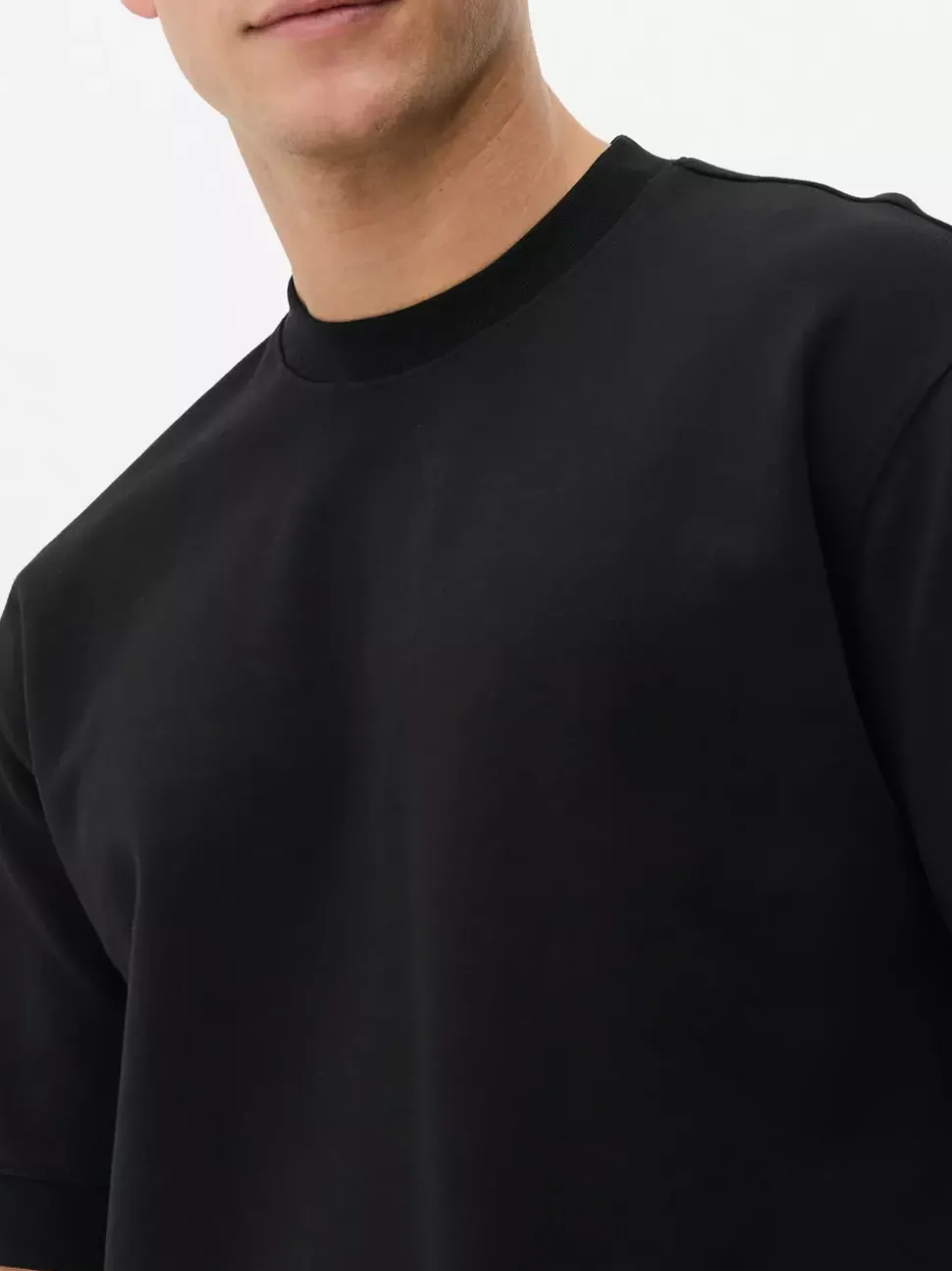 T-shirt ze ściągaczami w rękawach Kem