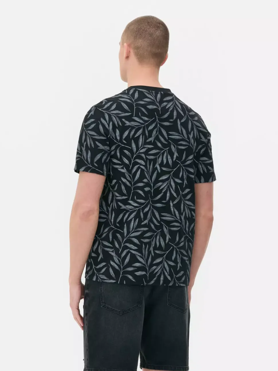 T-shirt ze wzorem liście