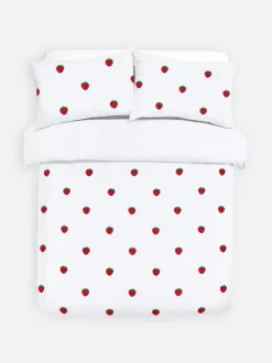 Tuftowana pościel w truskawki w rozmiarze king