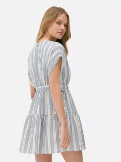 Warstwowa sukienka mini z falbaną