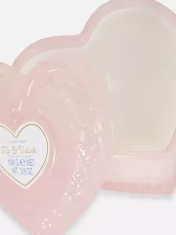 Świeca w pojemniku w kształcie serca