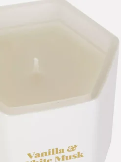 Świeca wotywna w sześciokątnym pojemniku