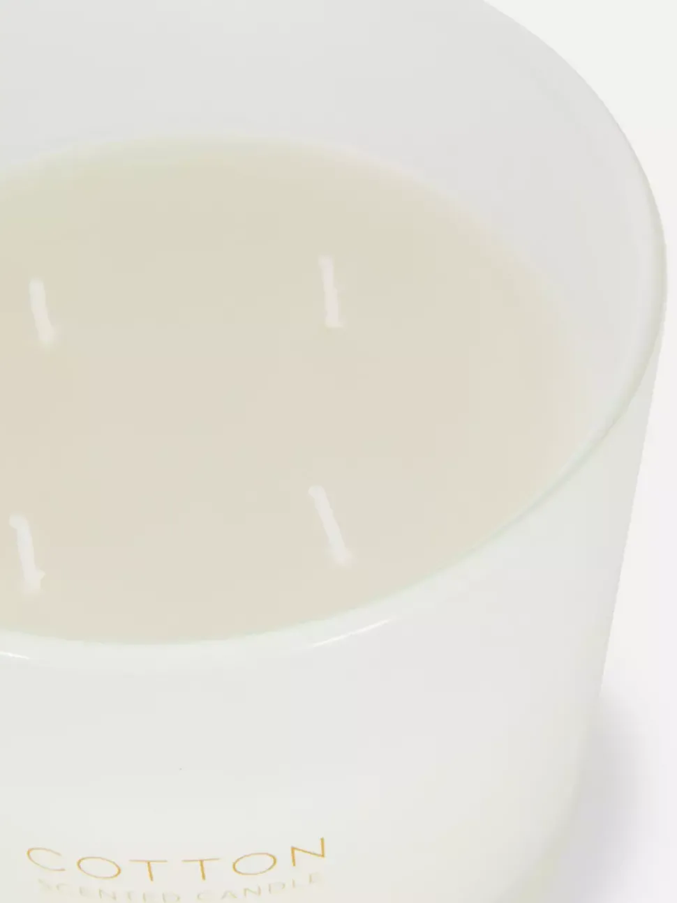 Świeca zapachowa z wieloma knotami