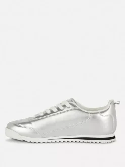 Wąskie buty sportowe retro