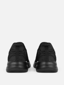 Wsuwane buty sportowe z siateczki