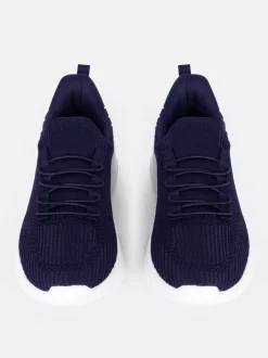 Wsuwane buty sportowe z siateczki