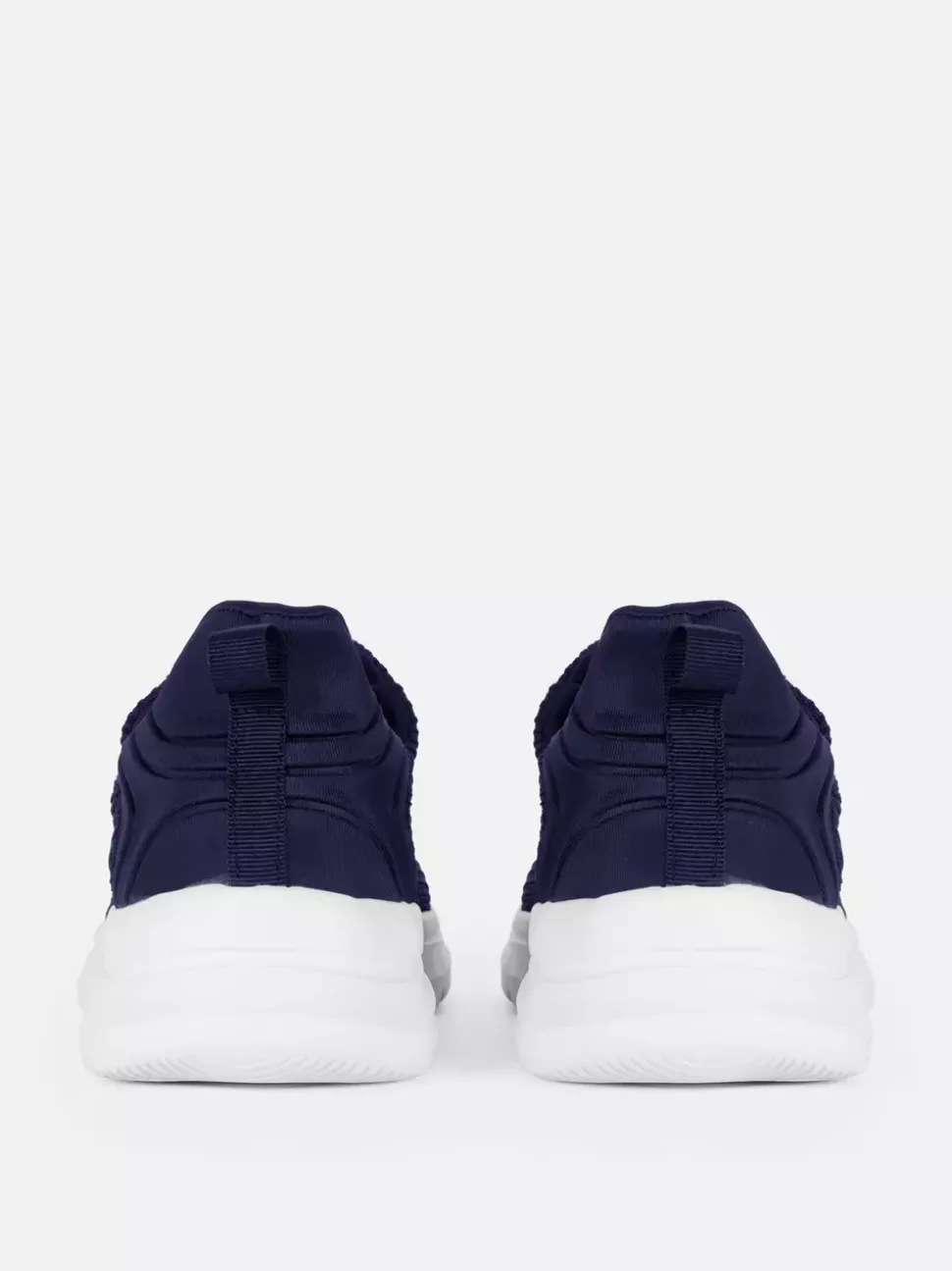 Wsuwane buty sportowe z siateczki