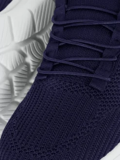 Wsuwane buty sportowe z siateczki