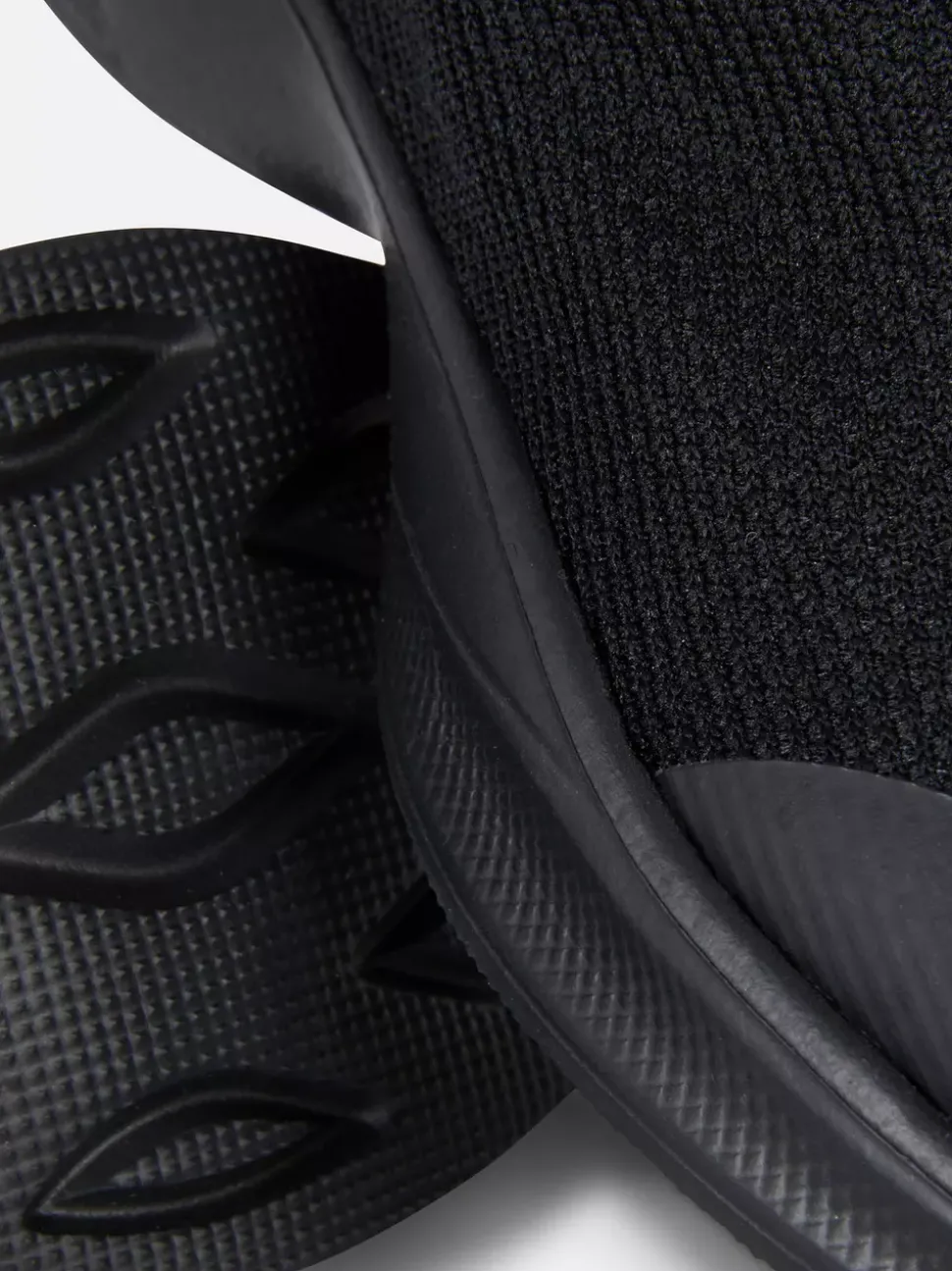 Wsuwane buty sportowe z tkaniny