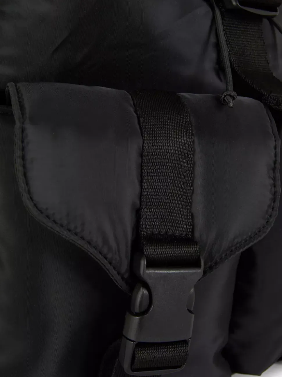 Wyściełany plecak z wieloma kieszeniami