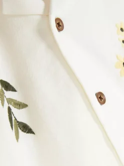 Wyszywana koszula z krótkim rękawem