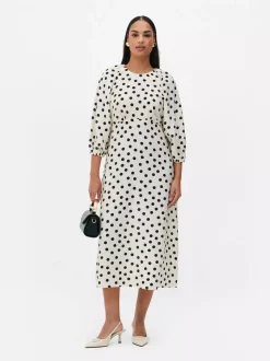 Wzorzysta sukienka midi