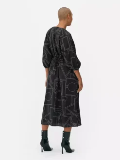 Wzorzysta sukienka midi