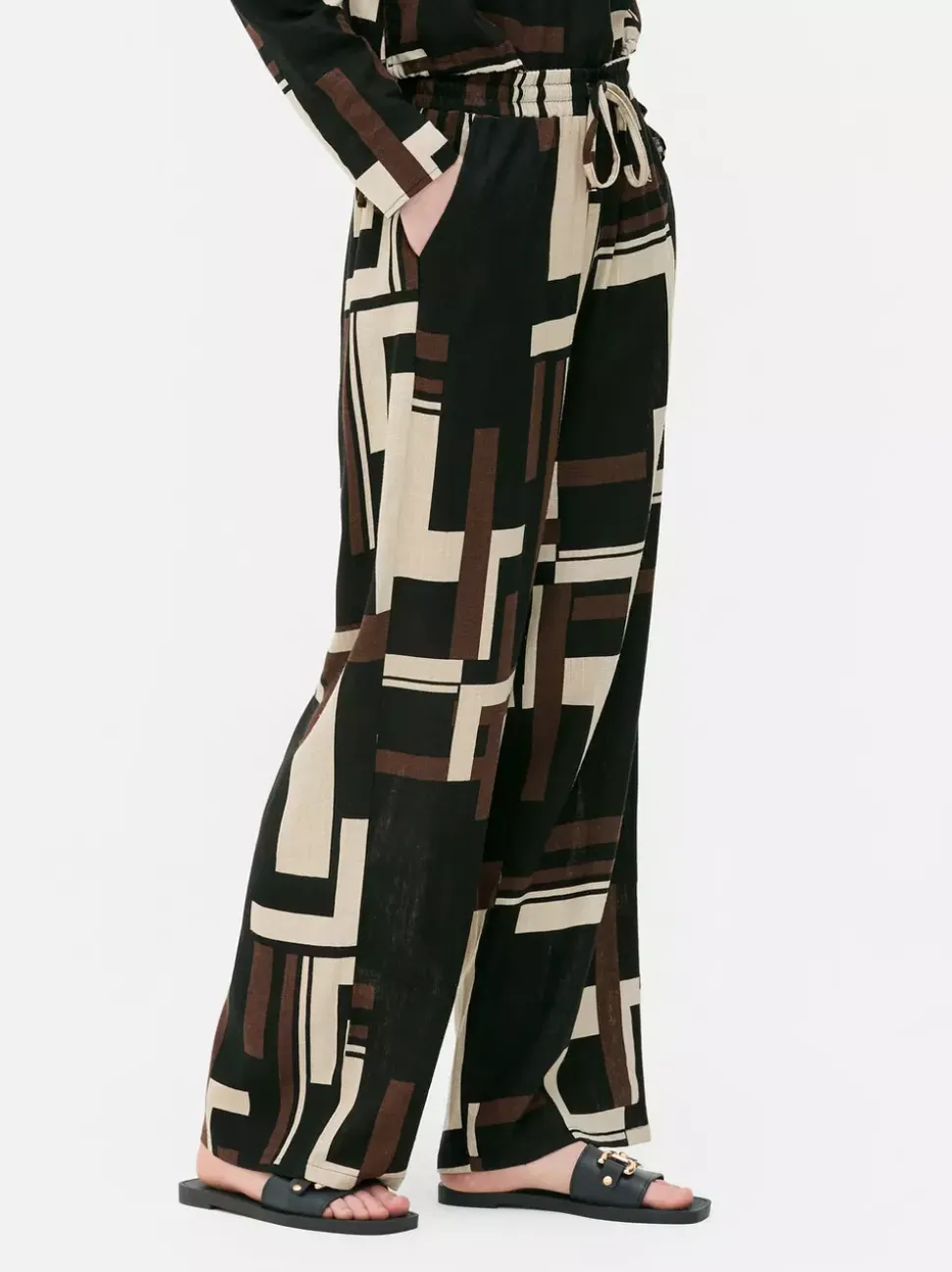 Wzorzyste spodnie ze ściąganym sznurkiem